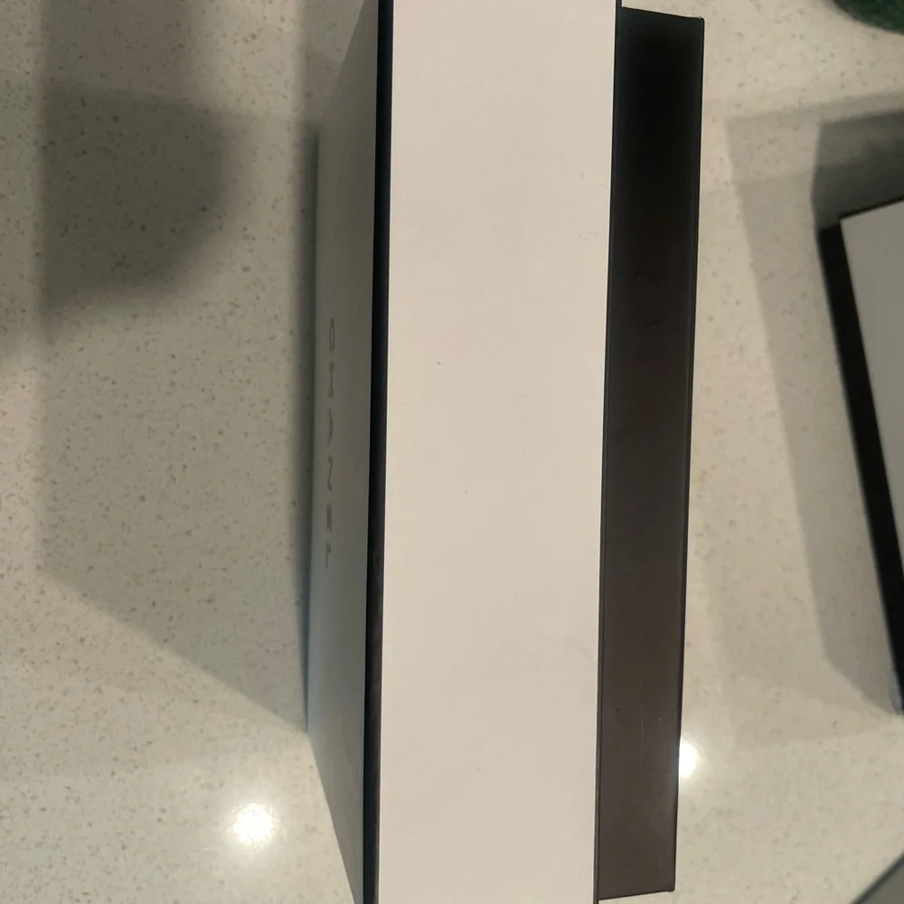 CHANEL White and Black Box